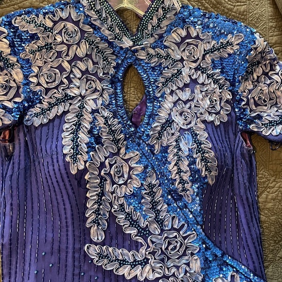 Stunning Beaded and Sequined Gown 100% Silk Size 14 - Picture 5 of 14